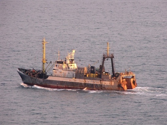 Украина увидела террористов на российских судах: Украина увидела террористов на российских судах: