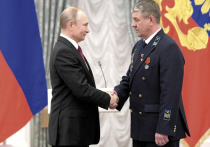 25 апреля Владимир Путин вручил в Кремле медали «Герой Труда Российской Федерации» пятерым россиянам
