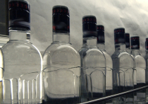 Подпольный цех по производству фальсифицированного алкоголя накрыли полицейские в подмосковном Королеве