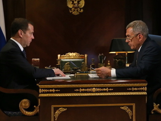 Рустам Минниханов провел рабочую встречу с Дмитрием Медведевым 