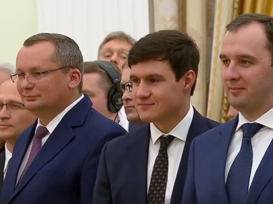 Путин поздравил председателя Астраханской Думы с успешным окончанием обучения