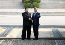 Южная и Северная Кореи после исторической встречи лидеров двух стран договорились официально объявить о завершении военного конфликта. Формально две страны до сих пор находятся в состоянии войны.