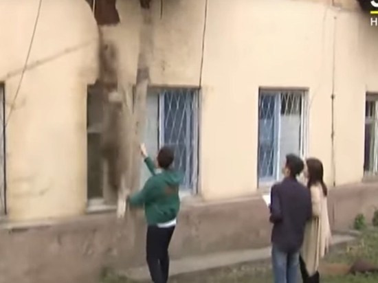 В Серпухове многоквартирный дом рушится на глазах жильцов