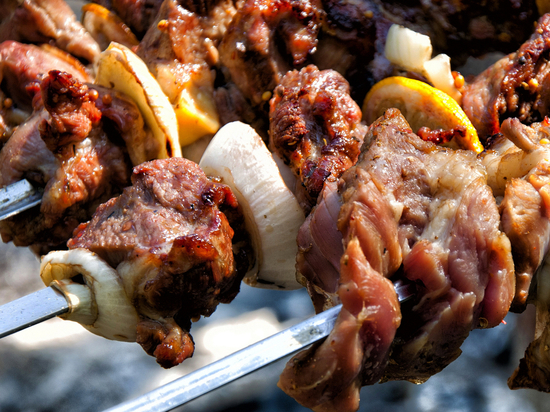 Тульский Роспотребнадзор рекомендует отказаться от мяса в длинные майские праздники 
