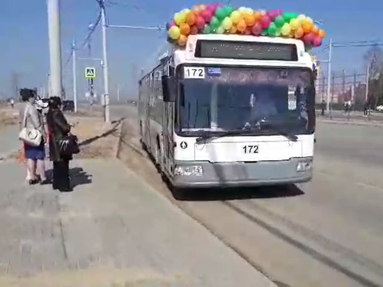 Первый троллейбус запустили по новому маршруту на Правобережье