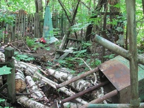 В Казани выясняют, кто похоронил женщину на закрытом кладбище