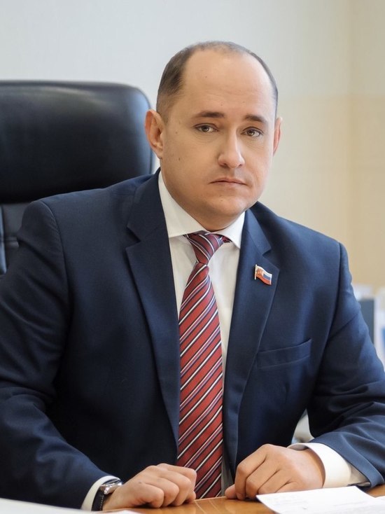 Глава города Юрий Сапожников поздравил вологжан с 1 мая