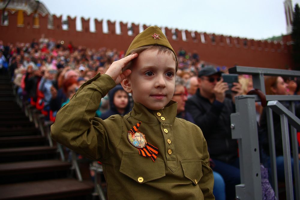 Воспитанники Тверского суворовского военного училища приняли участие в генеральной репетиции Парада Победы