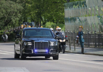 По словам Пескова, президент будет и в будущем ездить на нём в кортеже