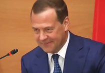 Медведев дал интернет-пользователям повод поупражняться в остроумии