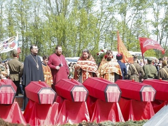 В Новомосковске перезахоронили воинов ВОВ