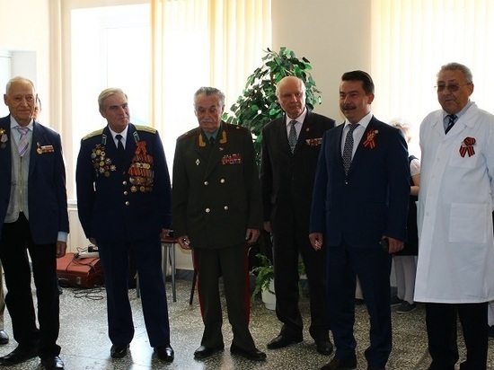 Ветеранов Великой Отечественной войны в госпитале поздравил министр здравоохранения Татарстана