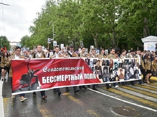 «Бессмертный полк» Севастополя собрал 50 тысяч человек «Бессмертный полк» Севастополя собрал 50 тысяч человек