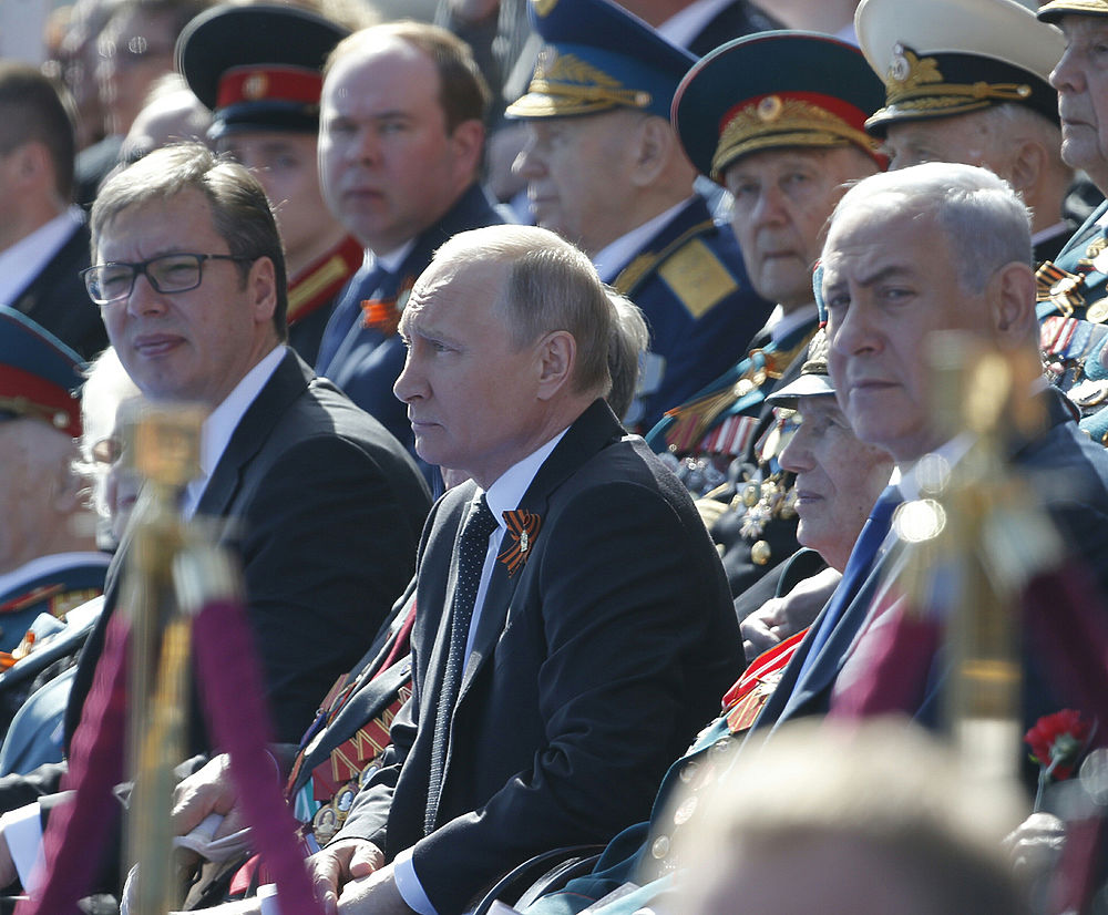 Путин и высокие гости на Красной площади: яркие кадры парада Победы