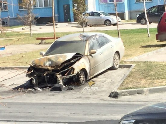 В Ленинском районе горели два автомобиля