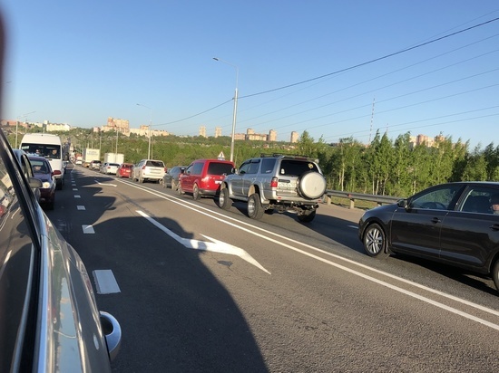 Тройное ДТП парализовало движение по Калужскому шоссе