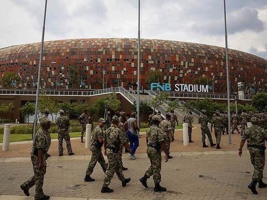 «Мордовия Арена» – копия стадиона FNB Stadium в Йоханнесбурге «Мордовия Арена» – копия стадиона FNB Stadium в Йоханнесбурге