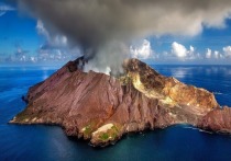 Геологи, представляющие Гавайскую вулканическую обсерваторию, предположили, что вулкан Килауэа, недавнее извержение которого привело к массовой эвакуации, может готовить новые сюрпризы
