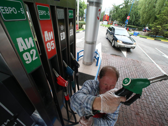 Почти на 3% выросли цены на бензин в Калужской области