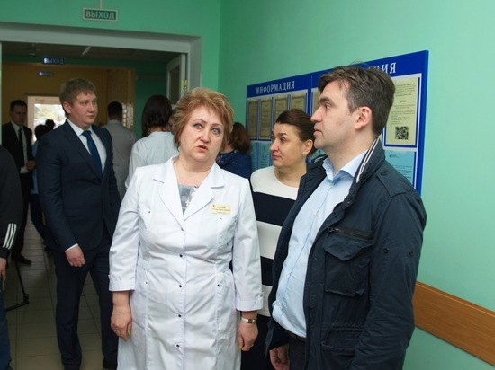 Закупим оборудование для поликлиники, отреставрируем церковь: губернатор Воскресенский посетил Лежнево: