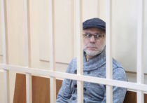 Изменение меры пресечения экс-гендиректору «Гоголь-центра» Алексею Малобродскому с заключения под стражу на подписку о невыезде воспринято в обществе неоднозначно