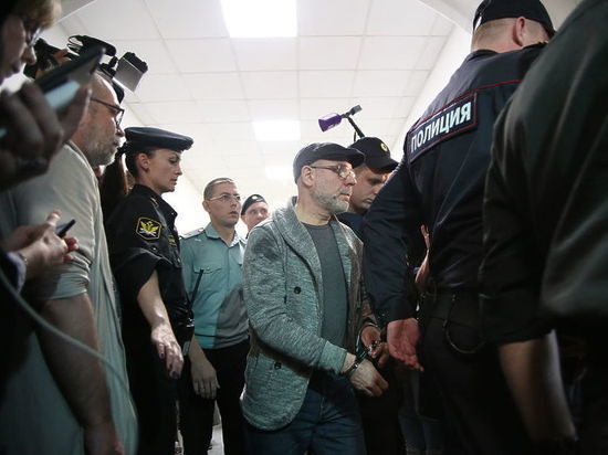 Малобродского отпустили из СИЗО: после больницы - домой под подписку Малобродского отпустили из СИЗО: после больницы - домой под подписку