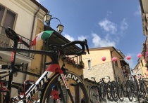 Словенский велогонщик Матей Мохорич (команда Bahrein-Merida) выиграл 10-й этап знаменитой многодневки «Джиро Д’Италия»