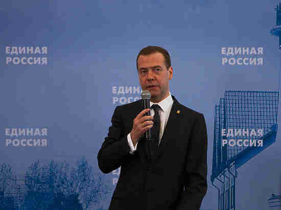 Медведев пообещал открыть офшор в Калининградской области Медведев пообещал открыть офшор в Калининградской области