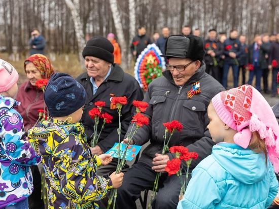 9 мая в бывшем шахтерском поселке Листвянском (Искитимский район) состоялось большое и радостное торжество, посвященное Дню Победы.