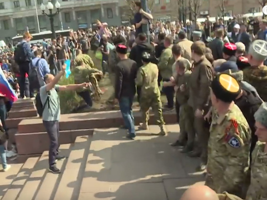 Евгения Федорченко оштрафовали за нецензурную брань, а не за избиение митингующих