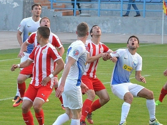 Футбол в Крыму: "Евпатория" уже может заказывать чемпионские майки