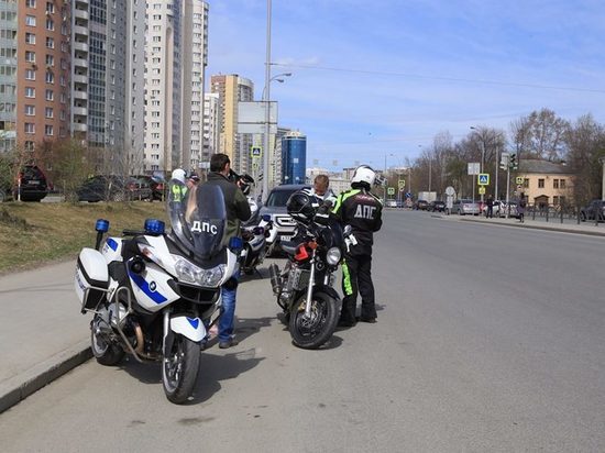 В Свердловской области к работе приступили мотоциклисты-инспекторы ДПС