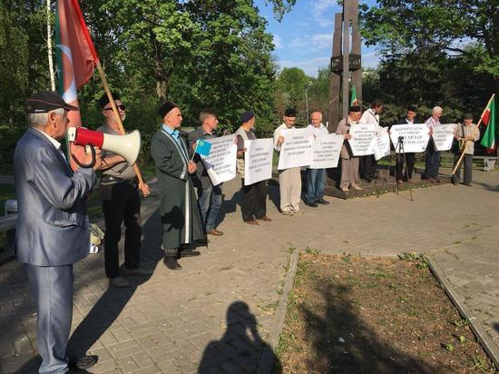 В Казани прошел «траурный митинг памяти жертв сталинского геноцида»