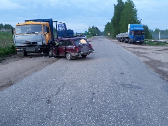 В Тверской области пьяный водитель протаранил Камаз, уснув за рулём