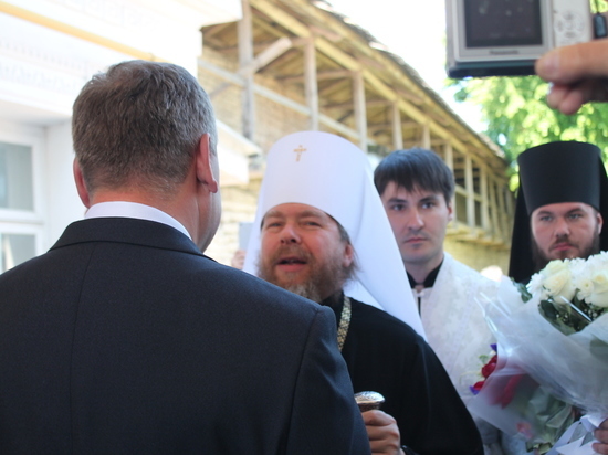 Митрополит Тихон после первого молебна в Пскове уедет в Москву