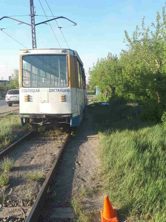 В Новотроицке трамвай сбил насмерть человека на остановке