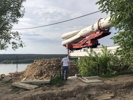 Губернатор распорядился поднять ракету у музея космонавтики в Калуге 
