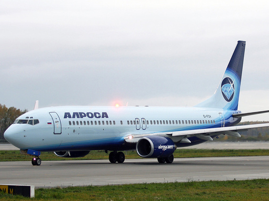 У самолета авиакомпании «АЛРОСА» отказал двигатель