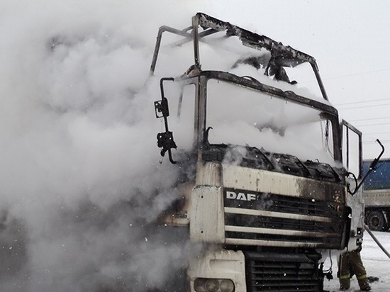 В Мордовии на дороге загорелся грузовик