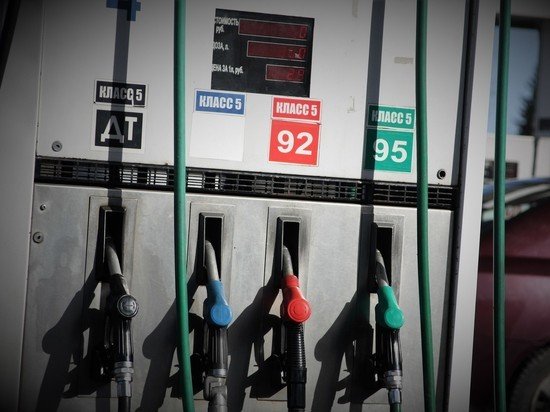 Несколько процентов за неделю: бензин в республике дорожает