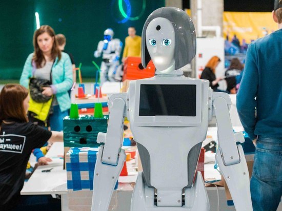 Экскурсия по технологиям будущего: в Оренбурге работает выставка «Робополис»