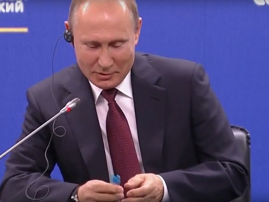 Шохин высмеял подарок Путину: добавим российского орла, будет двуглавый петух