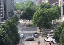 Вооруженный мужчина убил двух полицейских в бельгийском городе Льеж, а потом взял в заложники женщину-уборщицу и спрятался в лицее