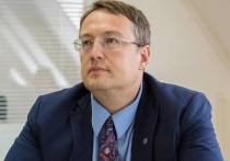 Член коллегии МВД Антон Геращенко на своей странице в Facebook заявил, что одной из версий убийства журналиста Аркадия Бабченко будет – работа российских спецслужб