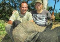 В Южной Африке профессиональный охотник Клауд Клейнханс был убит буйволом, который тем самым отомстил ему за убийство своего сородича