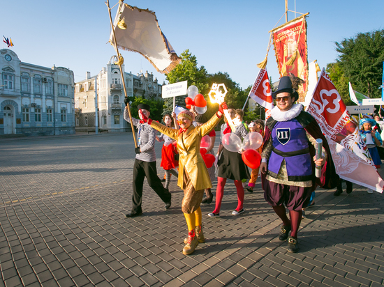«Город детства» приглашает всех на грандиозный карнавал в Евпатории
