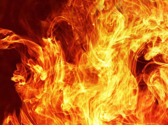 В Бугуруслане крупным пожар удалось потушить лишь спустя 4 часа  