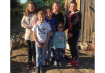 Бежавшая в Россию с Украины, из Днепра (Днепропетровска) семья — отец, мать и шестеро детей — приехала в Смоленскую область