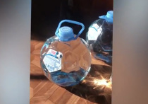 Производители одной из марок питьевой воды решили выделиться и выпустили специально к грядущему Чемпионату миру бутылку воды в форме мяча