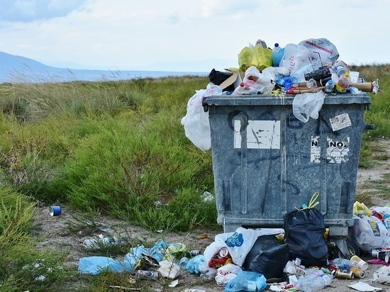 Центр Орла регулярно обрастает мусором